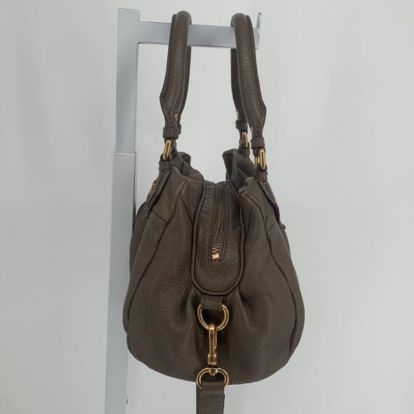 Marc Jacobs Brown Pebbled Leather Slouchy Two-Way convertible Bag - Picture 5 of 16